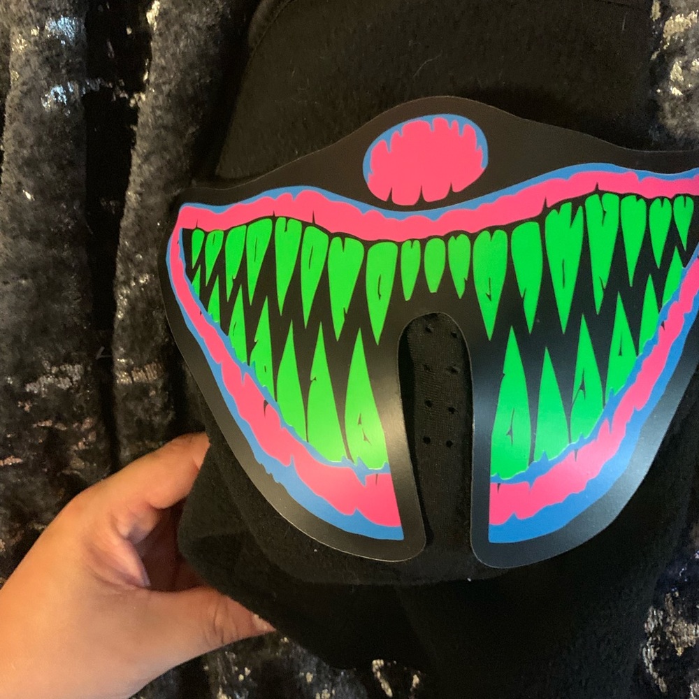 Light up mask